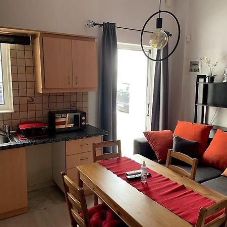 Comfy Apartment With Low Ceiling Attic Αθήνα Εξωτερικό φωτογραφία