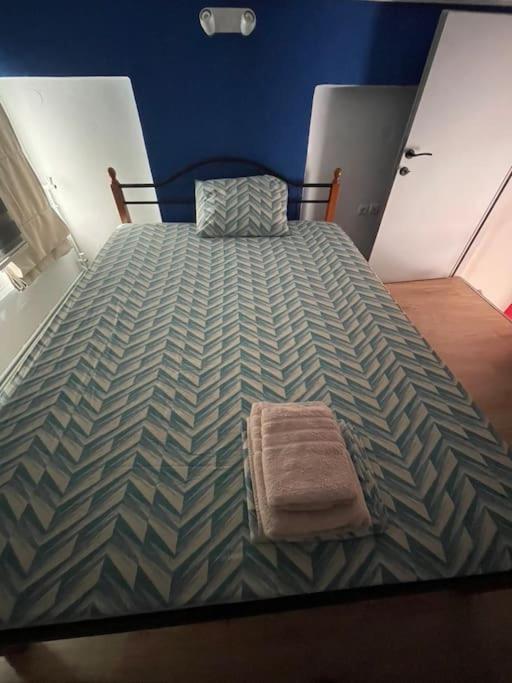 Comfy Apartment With Low Ceiling Attic Αθήνα Εξωτερικό φωτογραφία