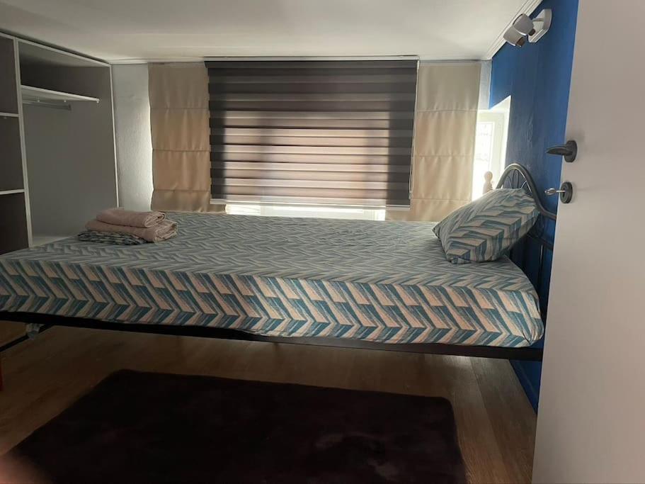Comfy Apartment With Low Ceiling Attic Αθήνα Εξωτερικό φωτογραφία