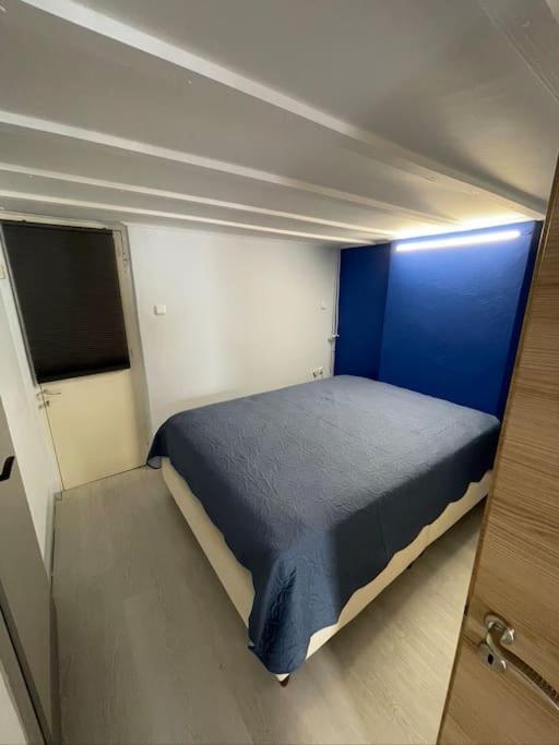 Comfy Apartment With Low Ceiling Attic Αθήνα Εξωτερικό φωτογραφία