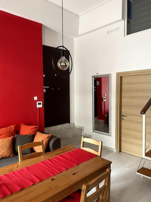 Comfy Apartment With Low Ceiling Attic Αθήνα Εξωτερικό φωτογραφία