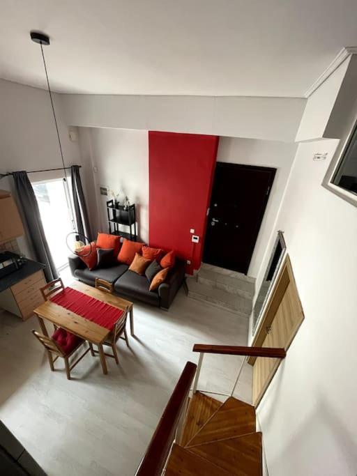 Comfy Apartment With Low Ceiling Attic Αθήνα Εξωτερικό φωτογραφία